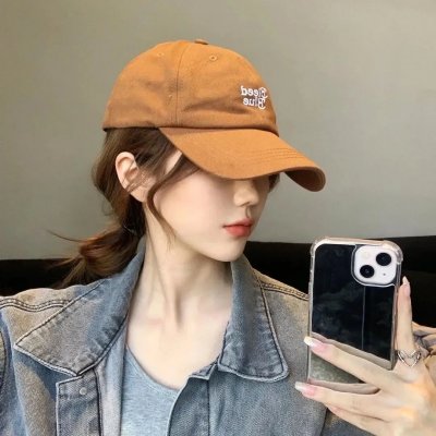 四个孩子走进银行