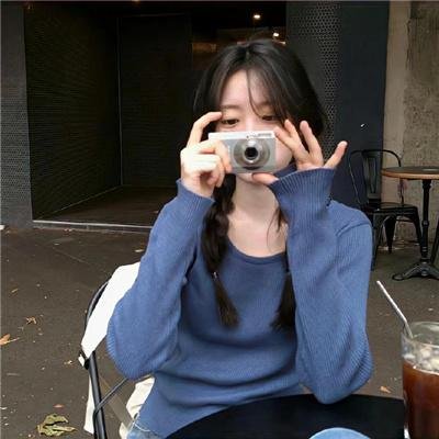 男爵的同桌小女生